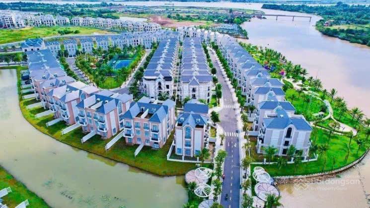 Bán biệt thự song lập 200m2 khu compound vinhomes grand park giá tốt 26,5 tỷ
