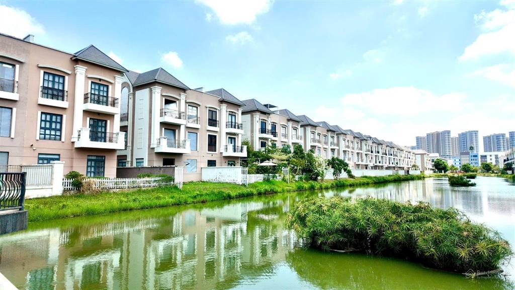 Bán nhanh biệt thự song lập 250m2 hồ sen súng vinhomes grand park giá tốt nhất 36,5 tỷ