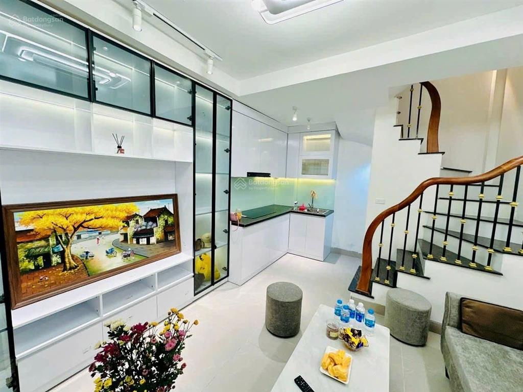 Bán nhà riêng tại phố khâm thiên, 6,38 tỷ, 3pn + 3wc + 4 tầng, giá siêu hời