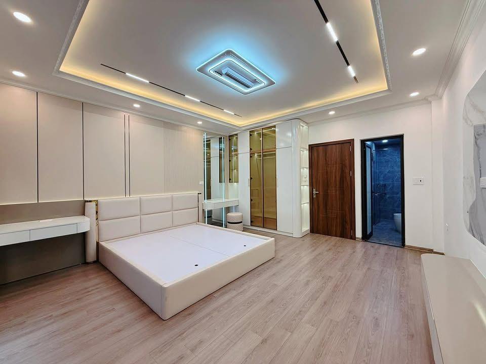 BÁN NHÀ PHÂN LÔ QUÂN ĐỘI - HOÀNG VĂN THÁI - THANH XUÂN. CÁCH PHỐ 20M 