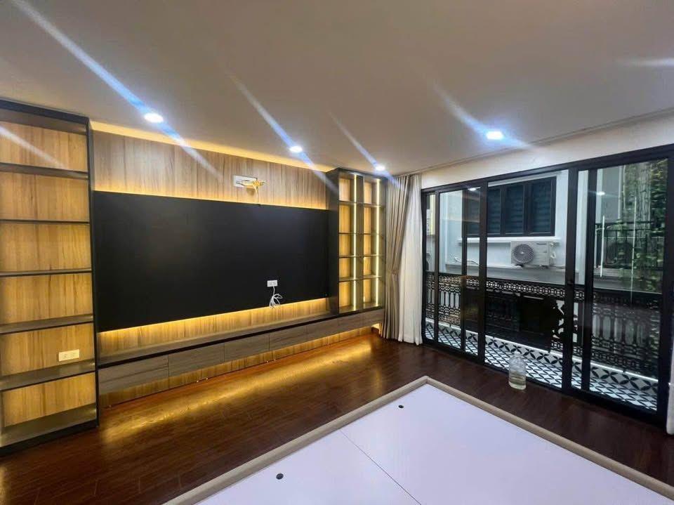 BÁN NHÀ CÙ CHÍNH LAN NHÀ 5 TẦNG – MT 4M – KHU QUÂN ĐỘI DÂN TRÍ CAO 