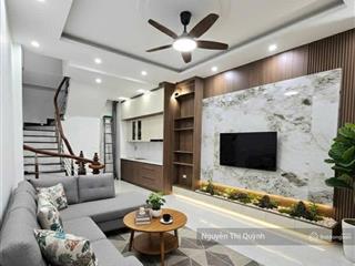 Bán nhà ngõ 199 hồ tùng mậu. 5 tầng tặng full nội thất sẵn ở. giá 7.9 tỷ (ctl)