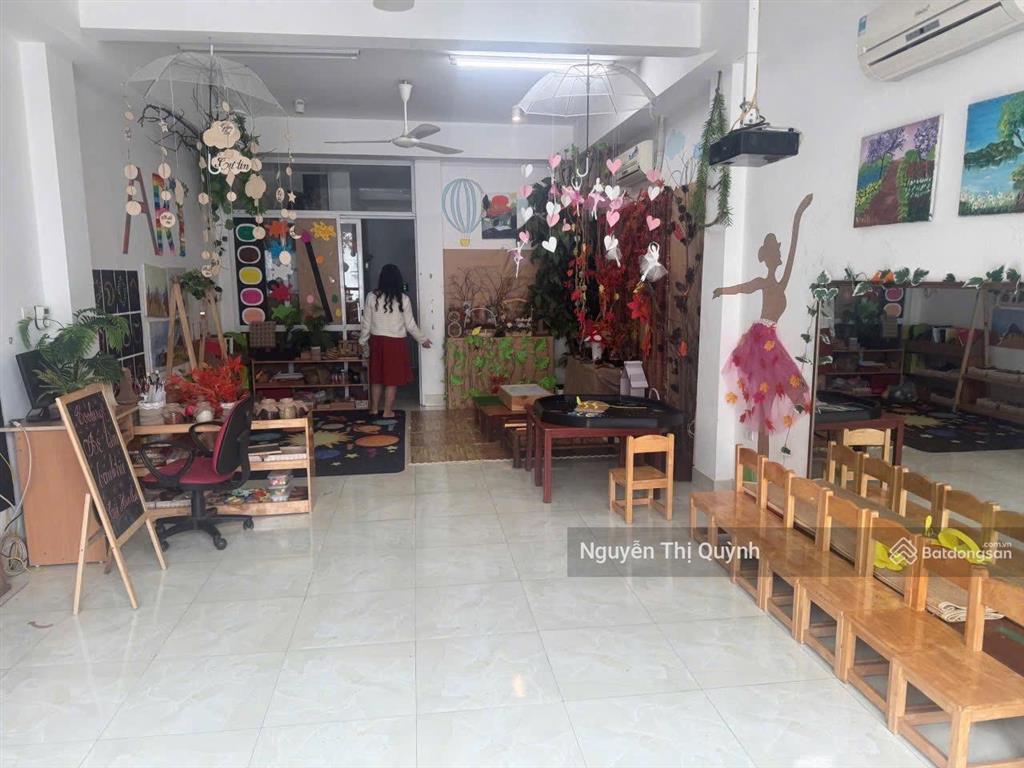 Mặt phố trần quốc hoàn. nhà 5 tầng 50m2 lợi thế 2 mặt tiền. kinh doanh sầm uất. giá cực tốt.
