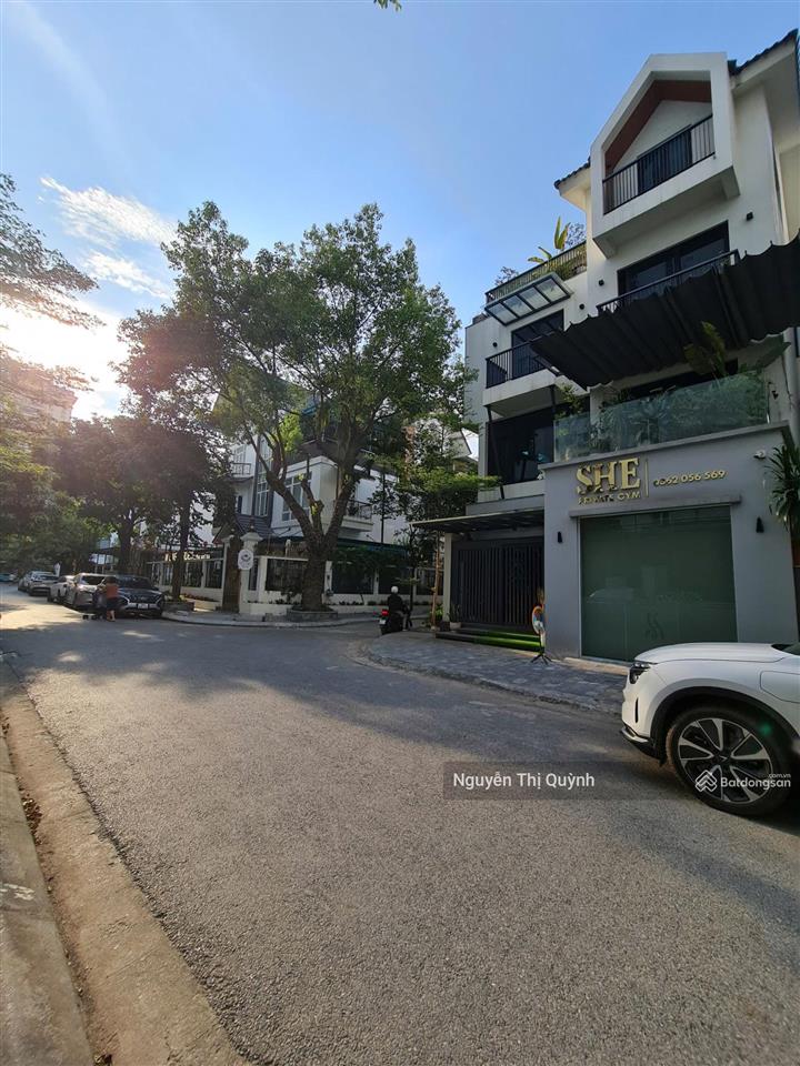 Biệt thự kđt mễ trì  nam từ liêm  ôtô tránh  vỉa hè kinh doanh. 130m2  mt 8m. giá 39 tỷ.
