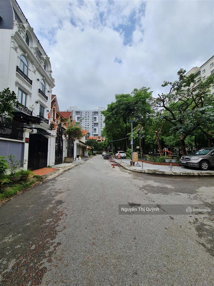 Bán biệt thự kđt mỹ đình  nam từ liêm  210m  mt 10m. không gian sống xanh.