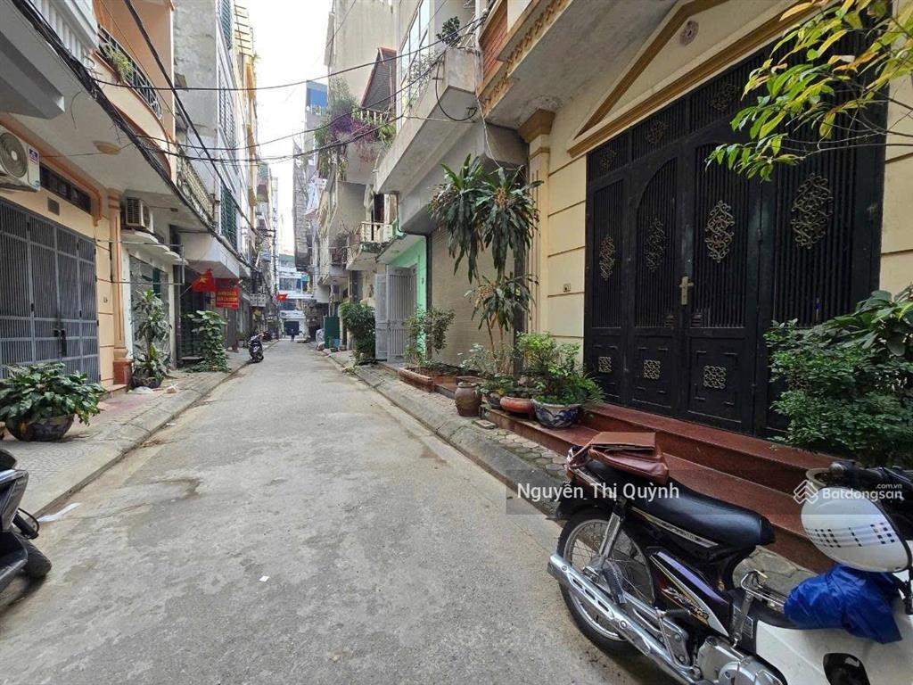 Bán nhà khu phân lô hoàng quốc việt ô tô tránh vỉa hè. 50m2 x 4 tầng. mt 4.5m. giá 22 tỷ