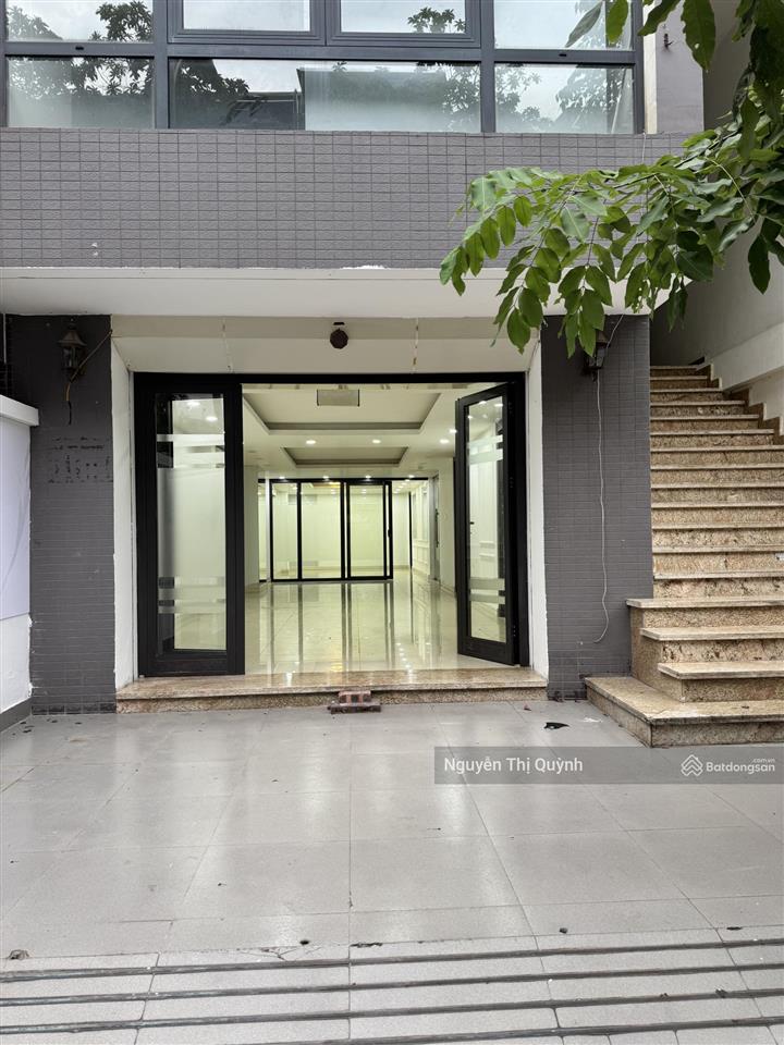 Cho thuê nhà liền kề hd mon hàm nghi 96m có thang máy.  0978 948 ***