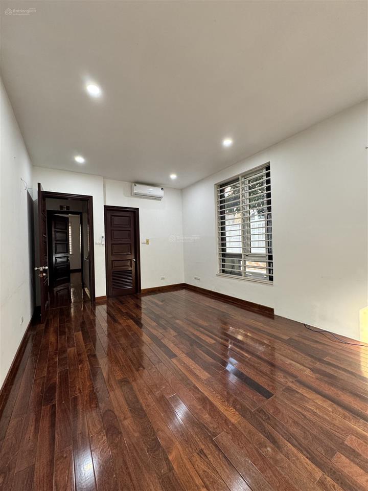 Bán biệt thự hồ tùng mậu  khu goldmark city. 125m2 x 4 tầng. mt 7m