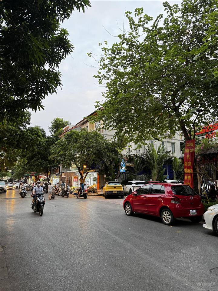Bán biệt thự hồ tùng mậu  khu goldmark city. 125m2 x 4 tầng. mt 7m
