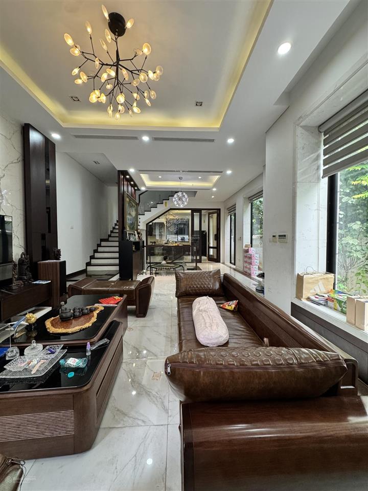 Cho thuê biệt thự vinhomes green bay mễ trì. diện tích 150m x 4 tầng.