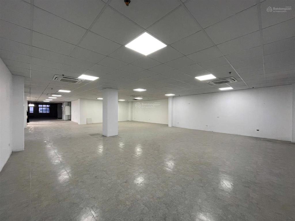 Cho thuê văn phòng mặt đường cầu diễn. 400m2/sàn