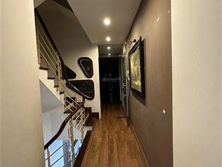Cho thuê nhà riêng 70m2 số 11 ngõ 1 nguyễn văn huyên