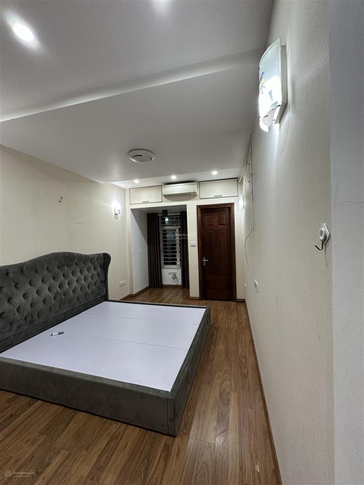Cho thuê nhà riêng 70m2 số 11 ngõ 1 nguyễn văn huyên