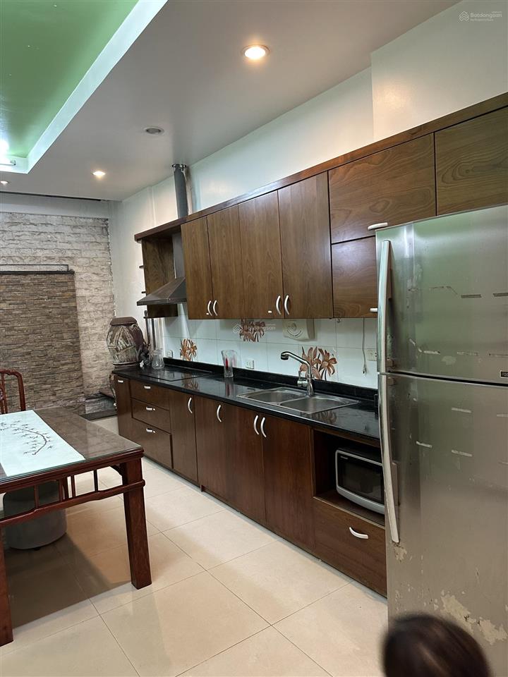 Cho thuê nhà riêng 70m2 số 11 ngõ 1 nguyễn văn huyên