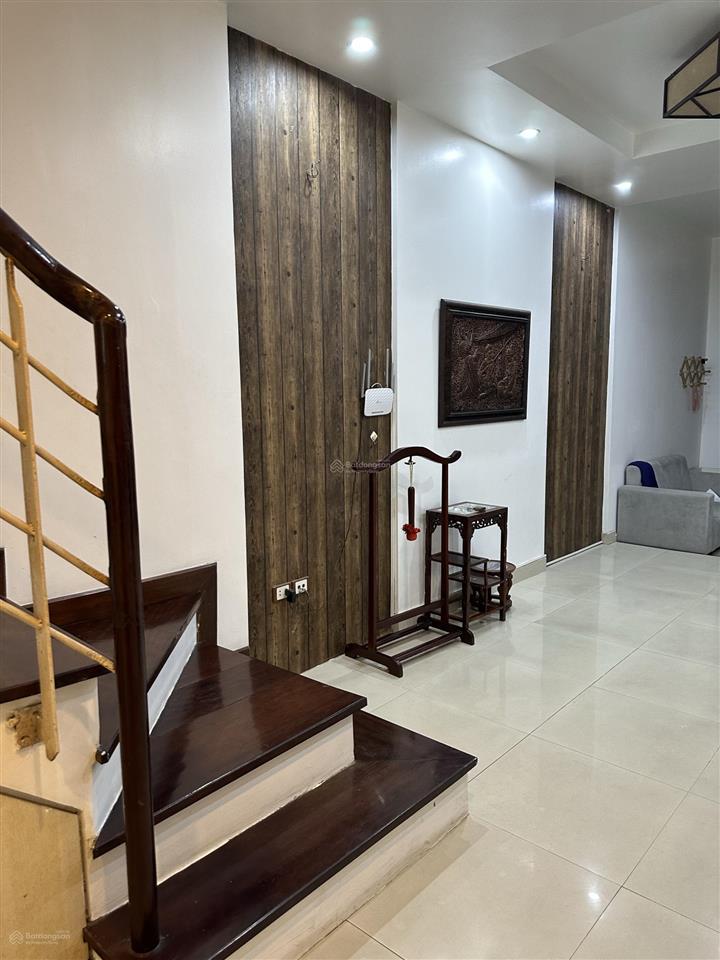 Cho thuê nhà riêng 70m2 số 11 ngõ 1 nguyễn văn huyên