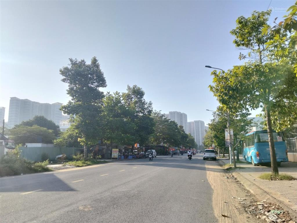Chủ gửi bán lô đất 4a view vinhomes grand park.