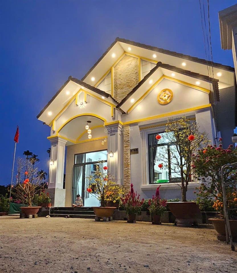 Chủ hạ 3 tỷ cần tiền bán gấp căn nhà biệt thự vườn, p. long phước