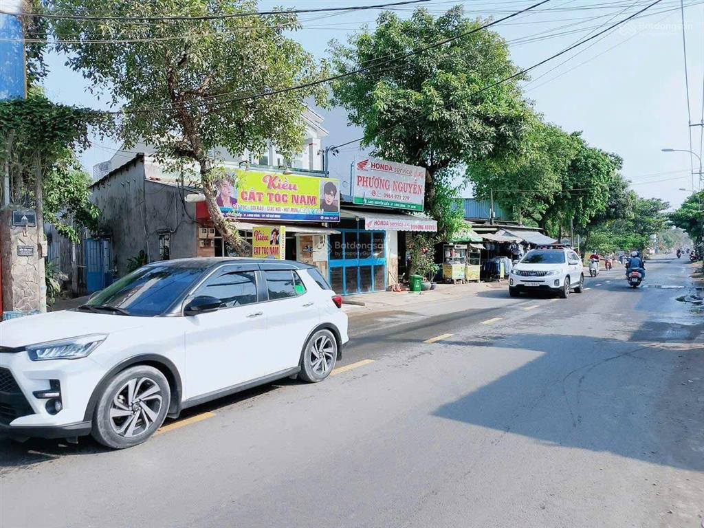 Mặt tiền nguyễn xiển cần bán gấp