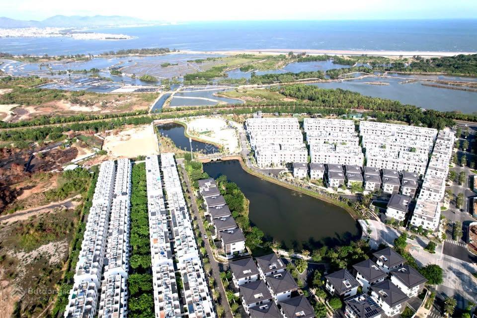 Cần bán lk14 diện tích 78m2 hướng đông nam