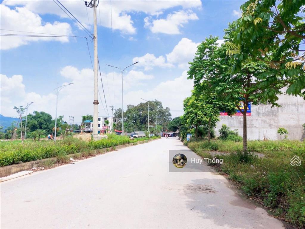Bán 77,5m2 mặt đường đôi huỳnh thúc kháng, phố chợ lương sơn, giá chỉ 3,4 tỷ. cách xuân mai hn 5km