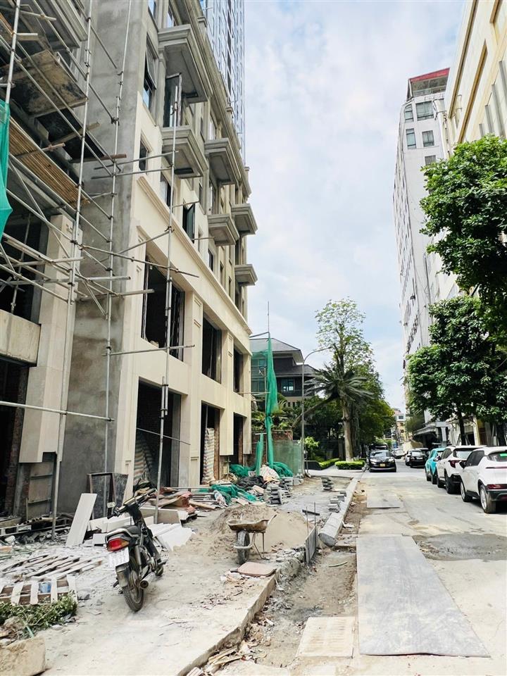 Shophouse trung tâm quận ba đình, 7 tầng có hầm, sẵn sổ, đường 3 ô tô tránh nhau giá tốt.0965 572 ***