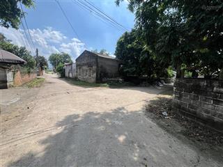 Dt nhỏ xinh 130m2. full thổ cư. vị trí tại ngã ba trung tâm thôn cách hồ chí minh 500m đường to