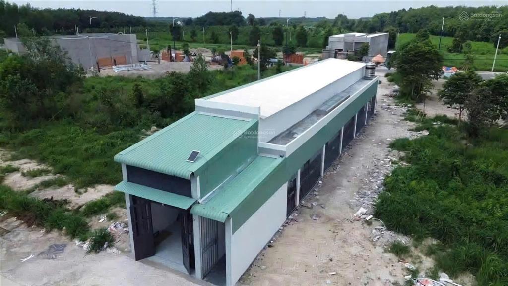 1,25 tỷ nhà trọ mới xây minh hưng, chơn thành, đất 250m2 cộng với 1 kiot 4 phòng, thu 10tr tháng