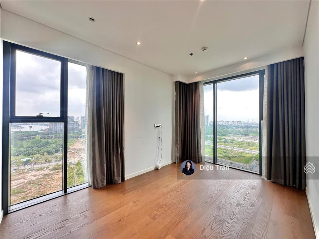 The crest cho thuê căn hộ 2pn diện tích lớn có bồn tắm nằm 40tr/tháng.