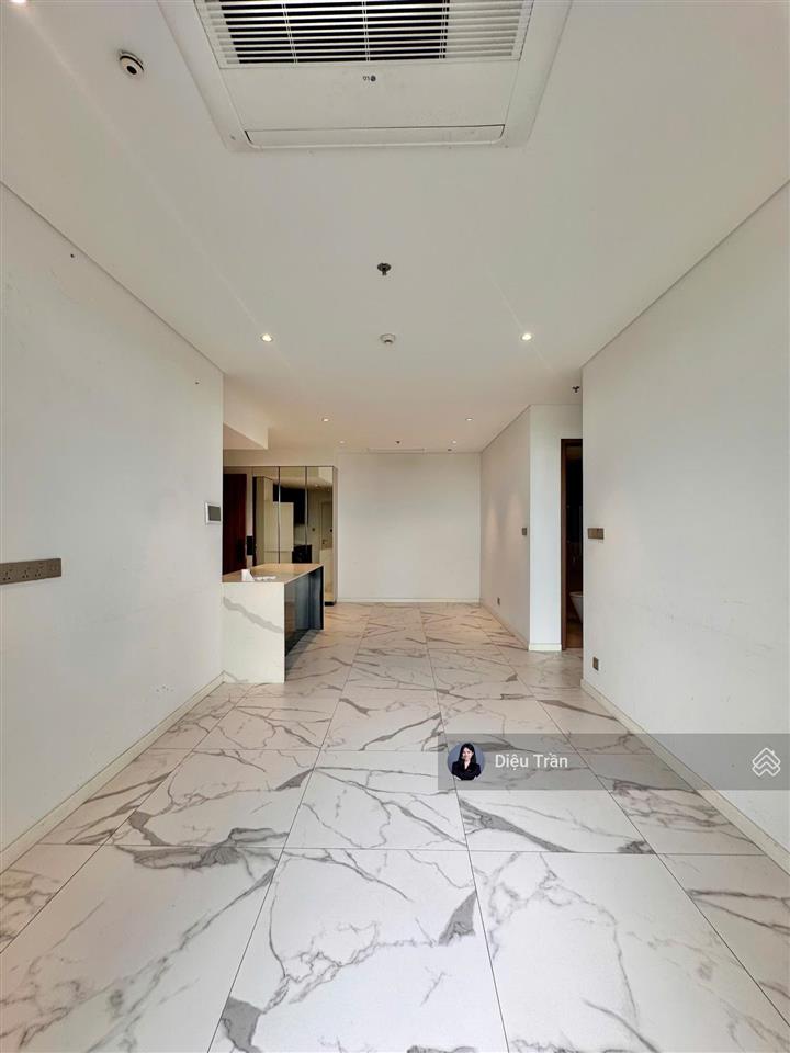 The crest cho thuê căn hộ 2pn diện tích lớn có bồn tắm nằm 40tr/tháng.