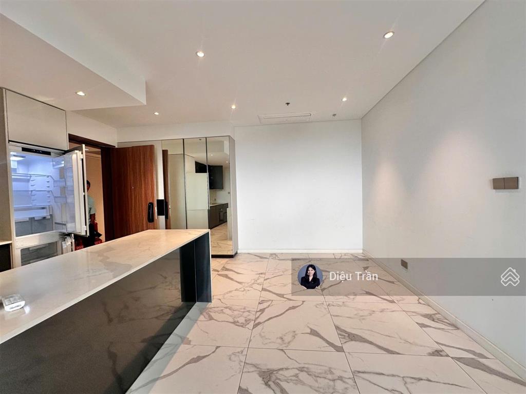 The crest cho thuê căn hộ 2pn diện tích lớn có bồn tắm nằm 40tr/tháng.