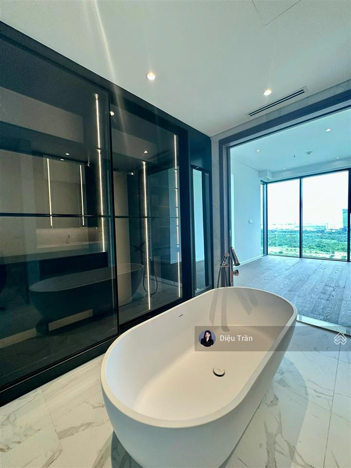 The crest cho thuê căn hộ 2pn, căn góc diện tích lớn 94m2, nội thất cơ bản 45tr/tháng