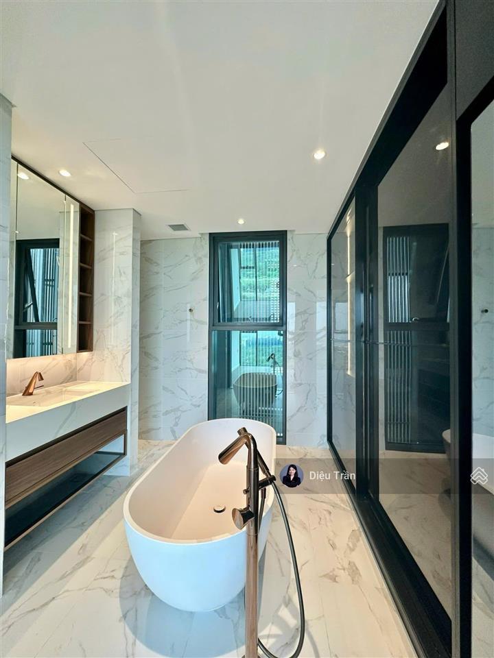 The crest cho thuê căn hộ 2pn, căn góc diện tích lớn 94m2, nội thất cơ bản 45tr/tháng