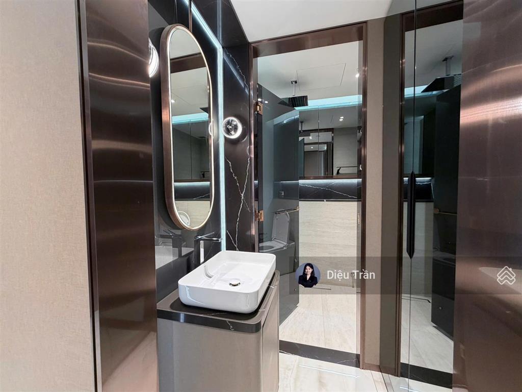 Cho thuê căn 2pn, nội thất thiết kế lại cao cấp, view sông, pháo bông, cbd sài gòn