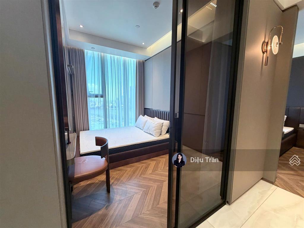 Cho thuê căn 2pn, nội thất thiết kế lại cao cấp, view sông, pháo bông, cbd sài gòn
