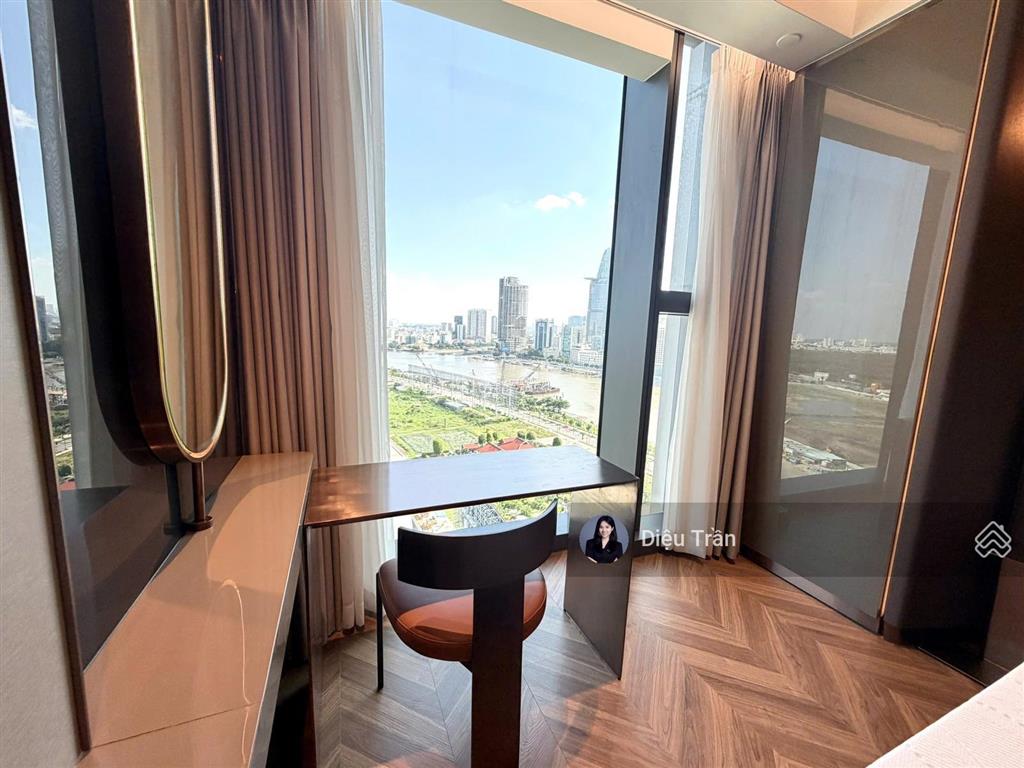 Cho thuê căn 2pn, nội thất thiết kế lại cao cấp, view sông, pháo bông, cbd sài gòn