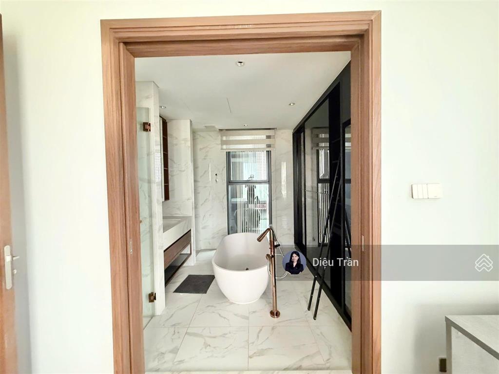 Cho thuê căn hộ 2pn diện tích lớn, căn góc 2 mặt view cực thoáng 55tr/tháng