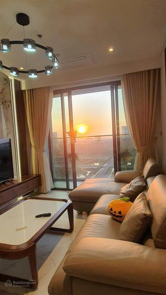 Căn hộ góc, diện tích lớn, nội thất đầy đủ tại the crest cho thuê giá 60tr/tháng