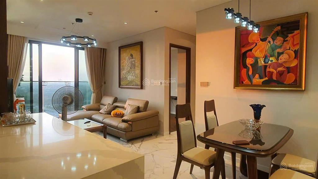 Căn hộ góc, diện tích lớn, nội thất đầy đủ tại the crest cho thuê giá 60tr/tháng