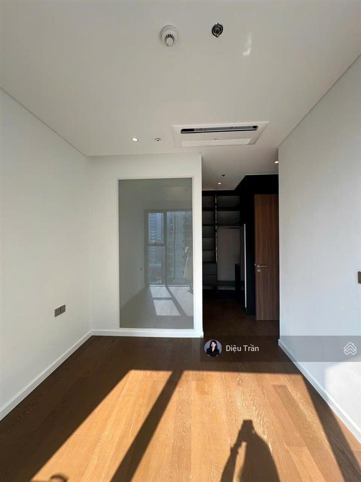 Bán gấp căn 2pn giá giảm đáy toàn thị trường tại the crest 21 tỷ