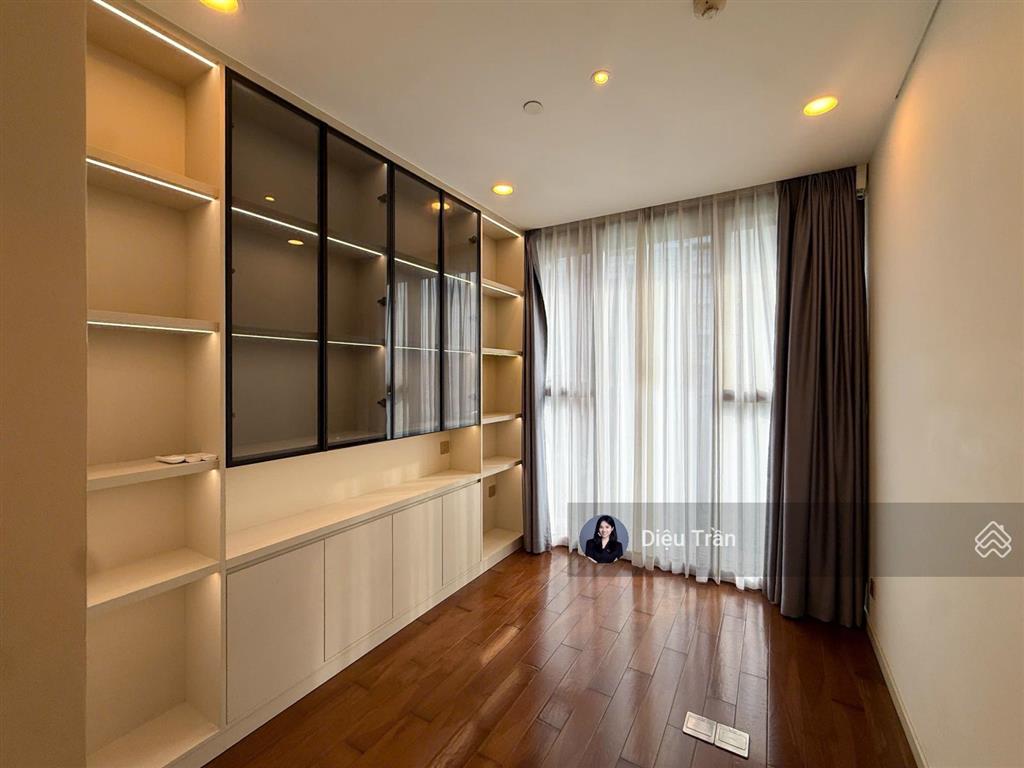 The galleria cho thuê căn hộ 4pn đã sửa layout thành 3pn cực rộng, giá 100tr/tháng
