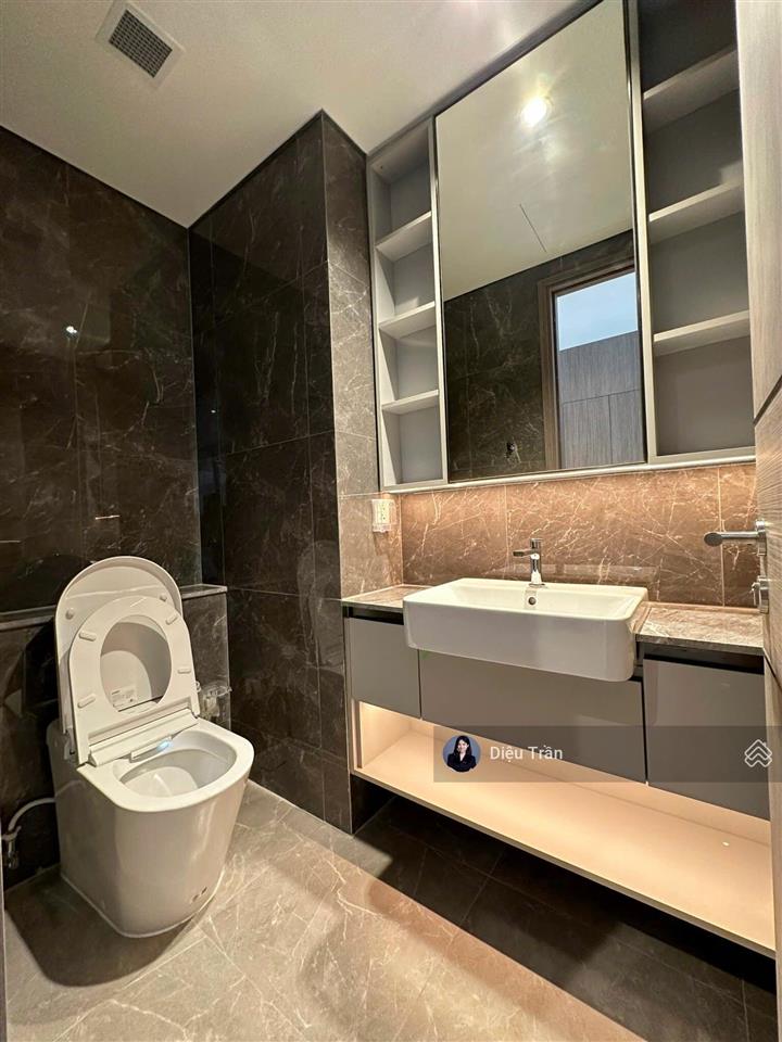 Căn hộ duplex 4pn cực rộng, nội thất cơ bản, view sông và pháo bông trực diện cho thuê 115tr/tháng