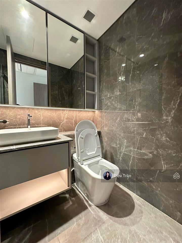 Căn hộ duplex 4pn cực rộng, nội thất cơ bản, view sông và pháo bông trực diện cho thuê 115tr/tháng