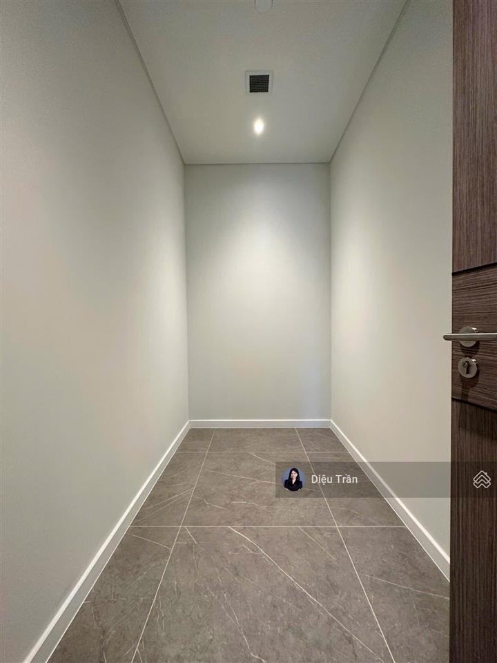 Căn hộ duplex 4pn cực rộng, nội thất cơ bản, view sông và pháo bông trực diện cho thuê 115tr/tháng