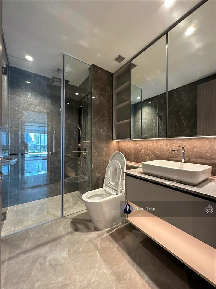 Căn hộ duplex 4pn cực rộng, nội thất cơ bản, view sông và pháo bông trực diện cho thuê 115tr/tháng