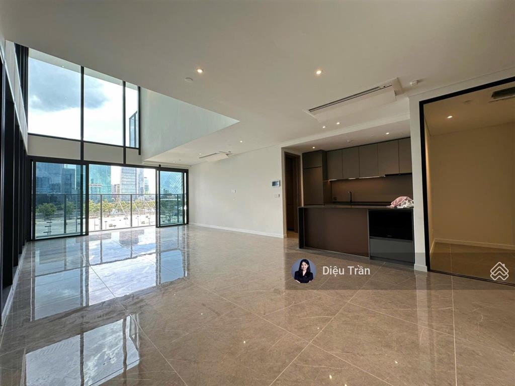 Căn hộ duplex 4pn cực rộng, nội thất cơ bản, view sông và pháo bông trực diện cho thuê 115tr/tháng
