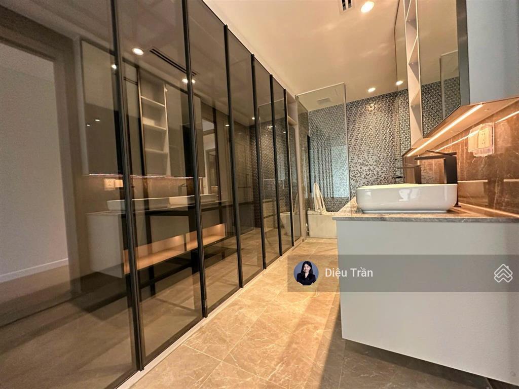 Căn hộ duplex 4pn cực rộng, nội thất cơ bản, view sông và pháo bông trực diện cho thuê 115tr/tháng