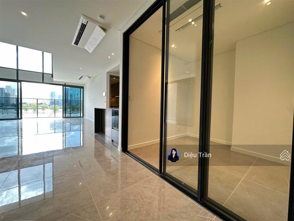 Căn hộ duplex 4pn cực rộng, nội thất cơ bản, view sông và pháo bông trực diện cho thuê 115tr/tháng