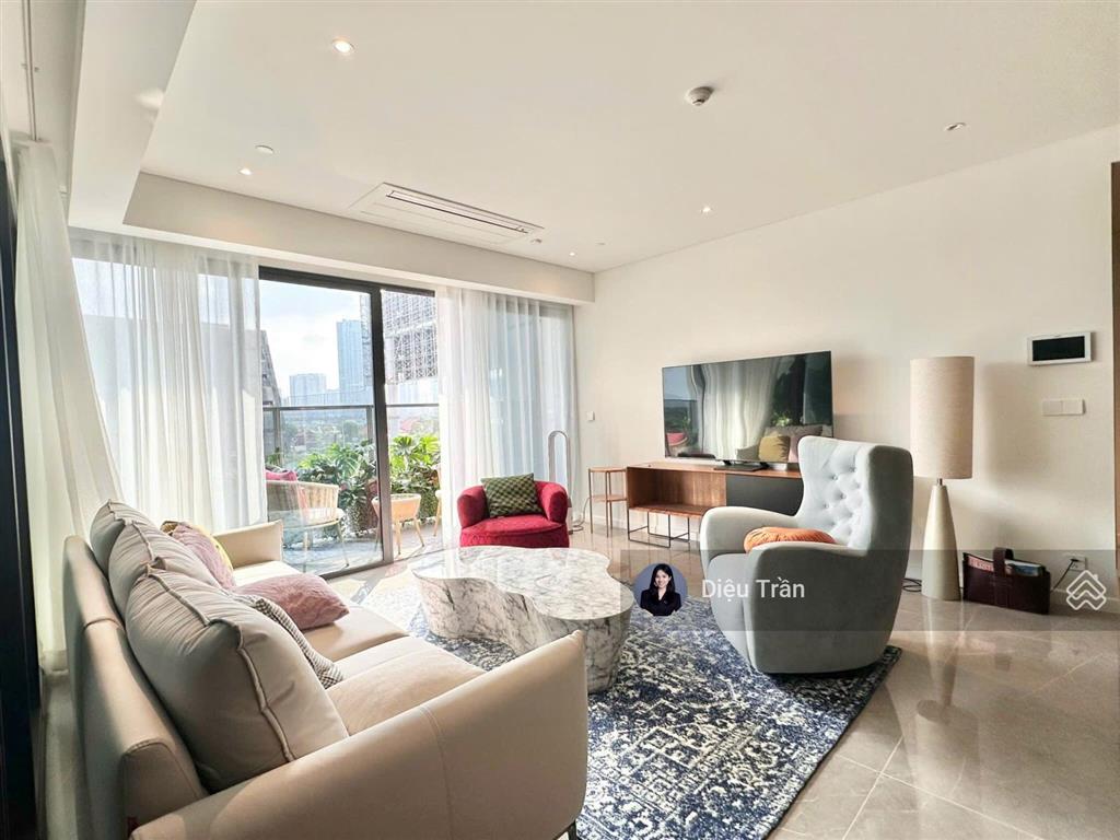 Cho thuê căn hộ 3pn diện tích lớn lên đến 157m2, view quận 1, nội thất sang trọng 105tr/tháng