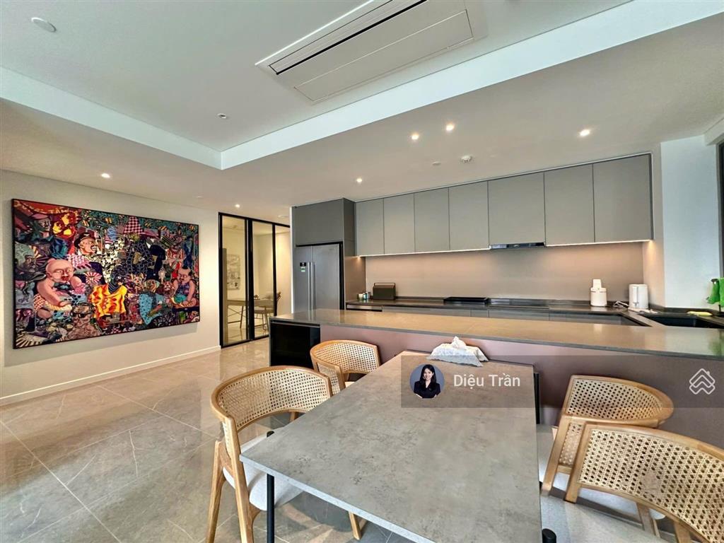 Cho thuê căn hộ 3pn diện tích lớn lên đến 157m2, view quận 1, nội thất sang trọng 105tr/tháng