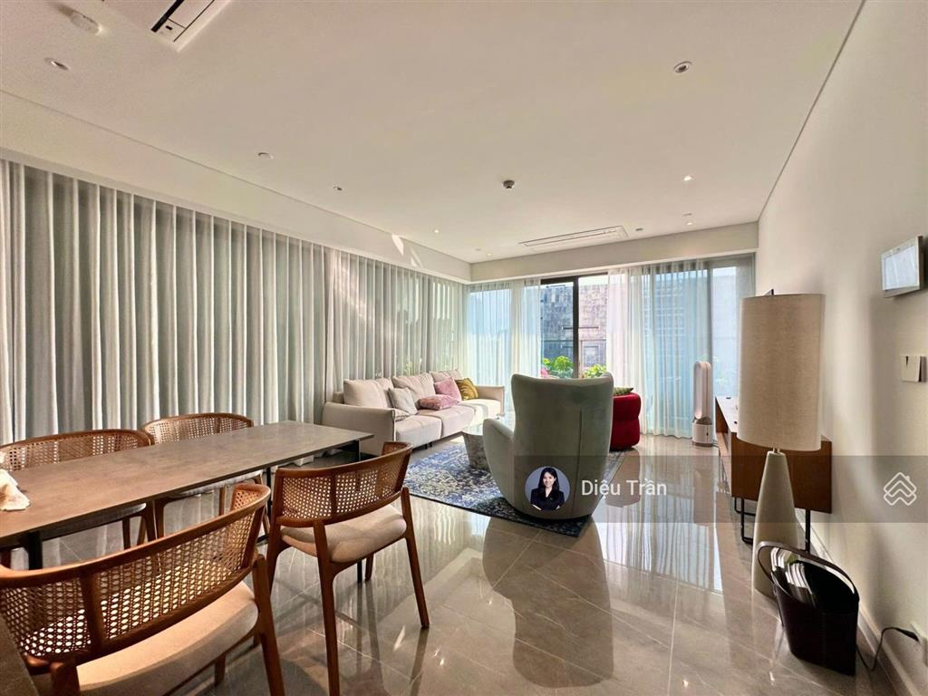 Cho thuê căn hộ 3pn diện tích lớn lên đến 157m2, view quận 1, nội thất sang trọng 105tr/tháng